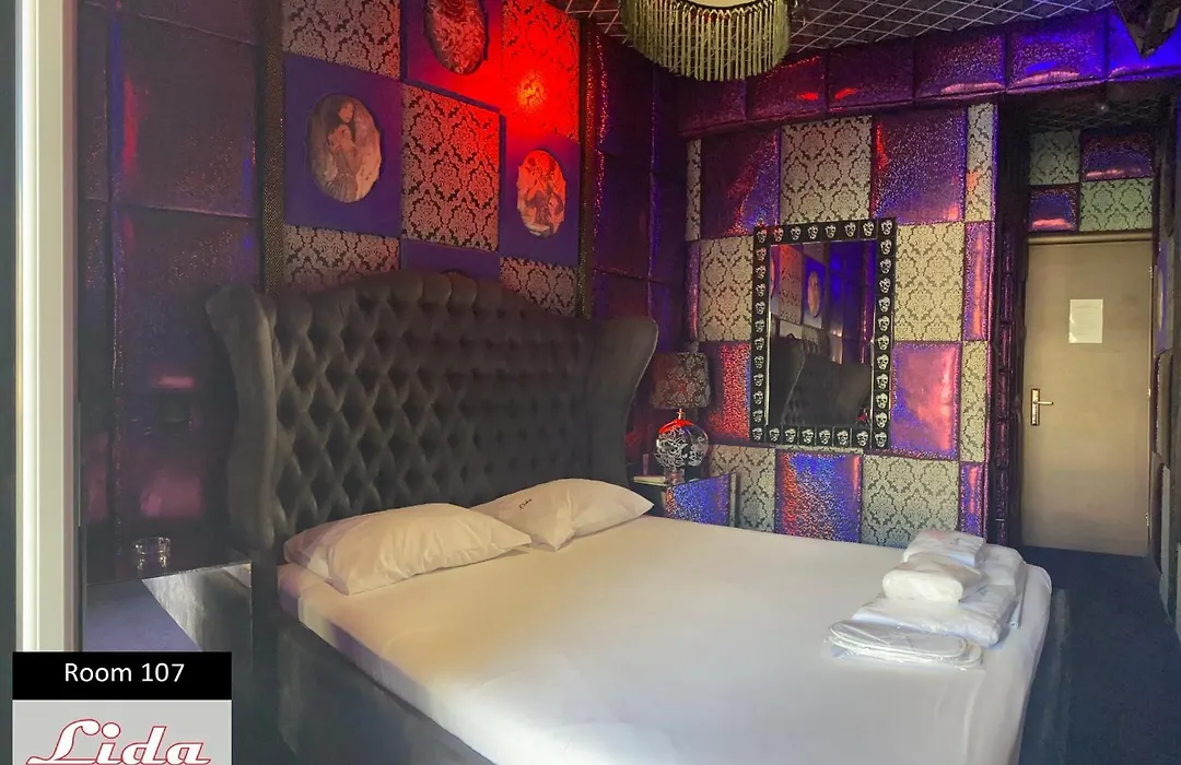Lida Hotel (Adults Only)-1